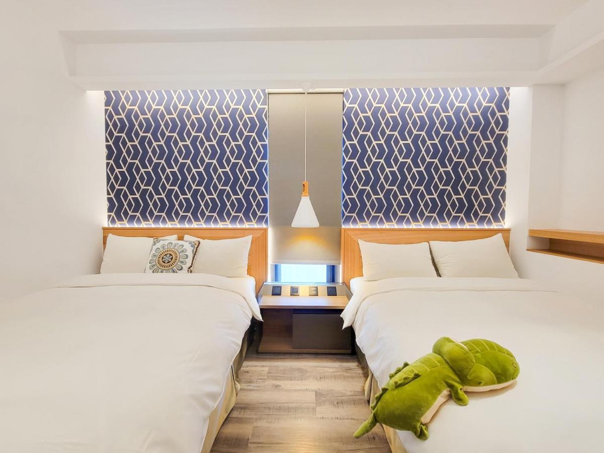 Check Inn Taichung Zhongshan Exterior photo