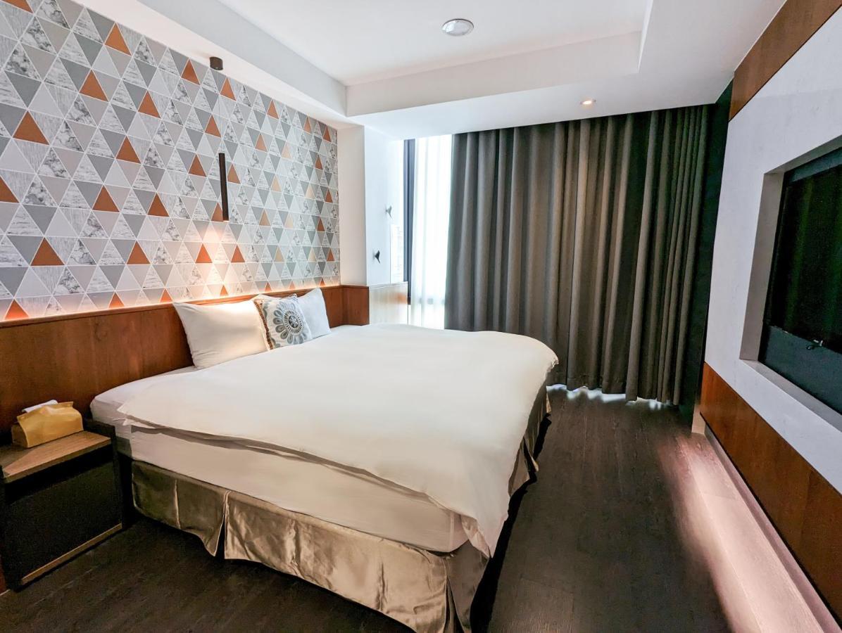 Check Inn Taichung Zhongshan Exterior photo