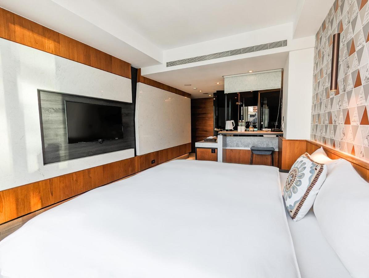 Check Inn Taichung Zhongshan Exterior photo