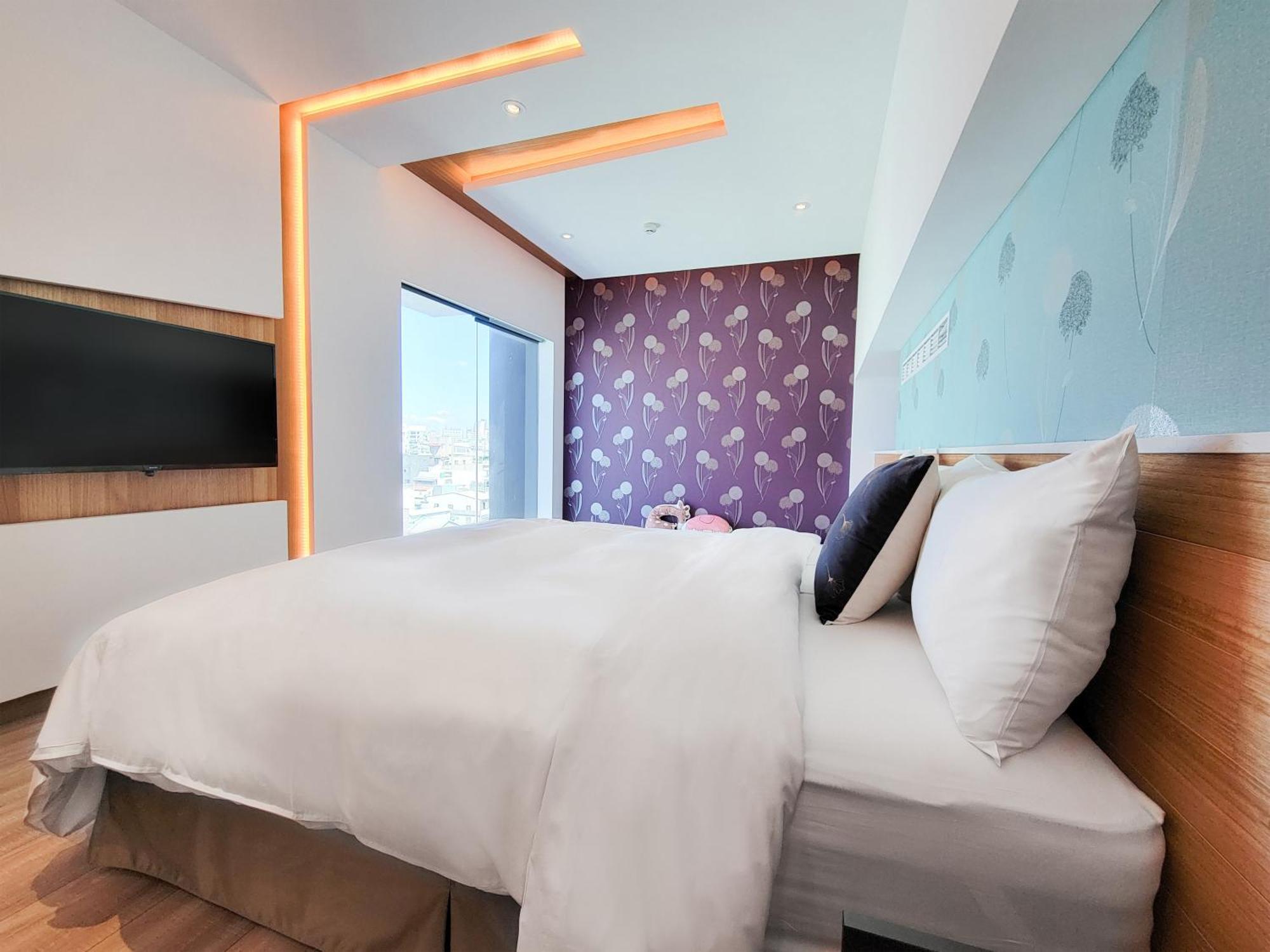 Check Inn Taichung Zhongshan Exterior photo