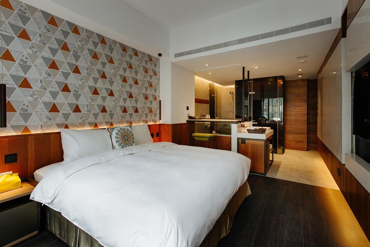 Check Inn Taichung Zhongshan Exterior photo