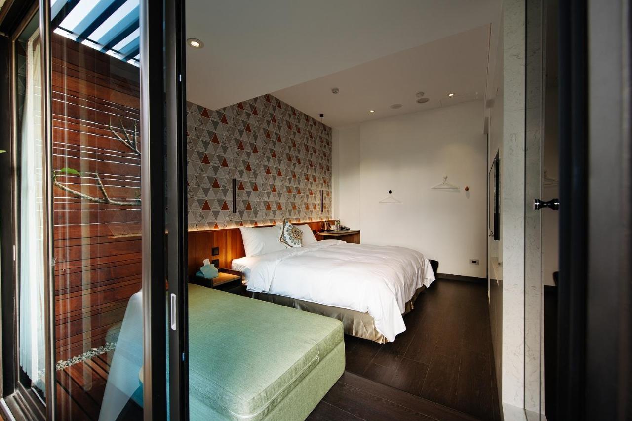 Check Inn Taichung Zhongshan Exterior photo
